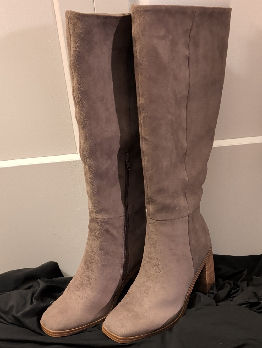 Dolce Vita Women’s Tall Taupe Suede Heeled Boots